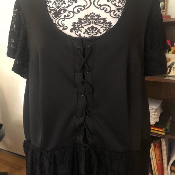Black Lace Skull Maxi Dress - Picture 6 of 7